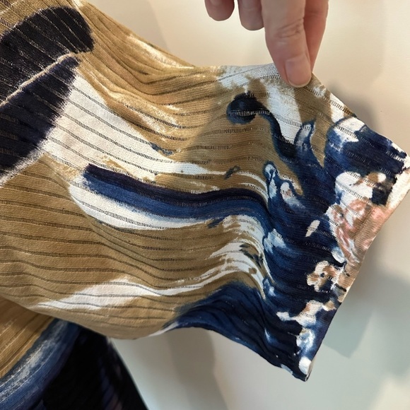 Chagall Floral Painter Watercolor Top Angel Sleeve Scoop Neck  Beaded details L - Picture 7 of 8